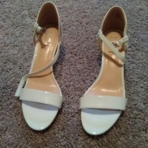 Laurel Blakwell White Sandals size 9M New
